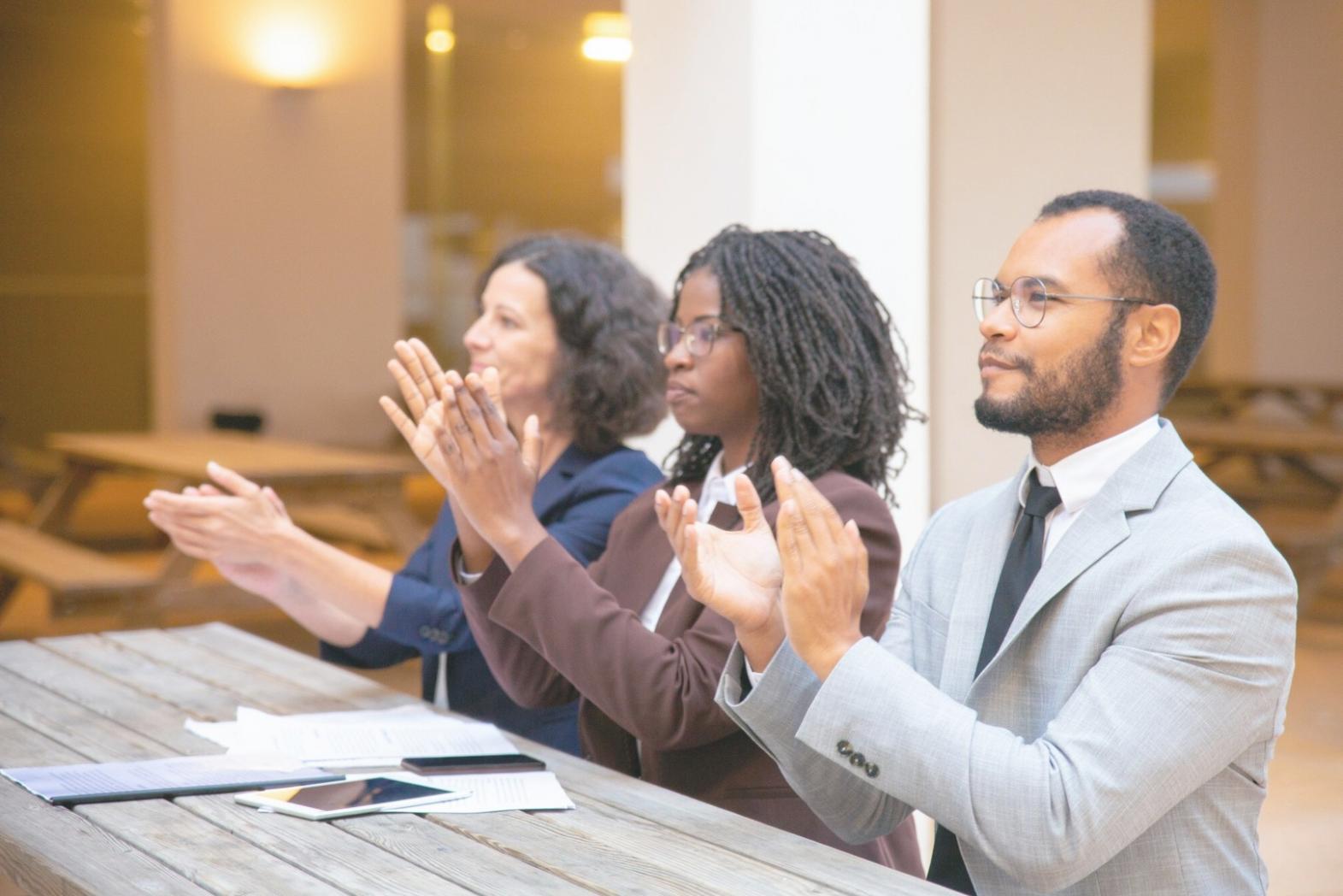 Session de formation pratique avec analyse de cas réels
